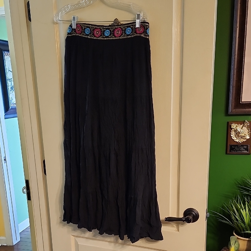 SOLITAIRE BLACK MAXI SKIRT with COLORFUL EMBROIDERY